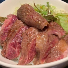 口の中でとろけます！！和牛肉卸店の和牛サーロインステーキ丼