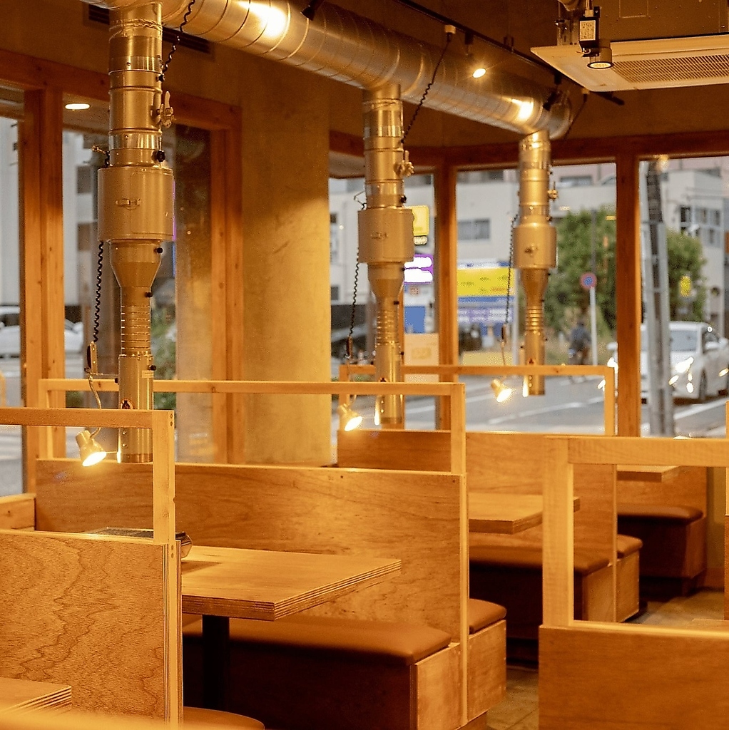 落ち着いた雰囲気の中で、美味しい料理と楽しいひとときをお過ごしください！