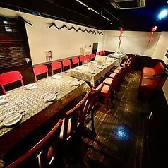 個室テーブル席（8～22名）をご用意！8名様～22名様までご利用可能で、お仕事終わりやプライベートな集まりまでリラックスしてご利用いただけます♪忘年会や新年会、歓送迎会や同窓会など、様々なシーンにてご利用いただけます。