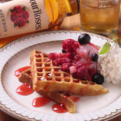 ワッフル(バニラ/チョコ/ストロベリー)