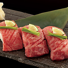 炙り寿司やビビンバなどのご飯もの麺類お食事ものも充実