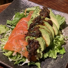 サーモンとアボカドのカルパッチョ