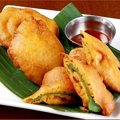 バッジ（4個）【Assorted Bhajji （ 4pieces） （Battered Fried vegetables）】