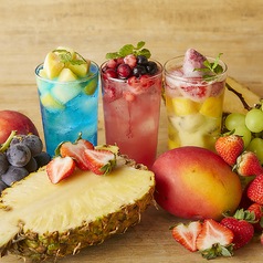 果実たっぷりゴロゴロサワーやあらごし果実酒も人気♪