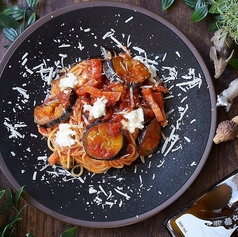 なすとモッツァレラのトマトパスタ