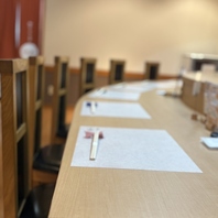 カウンターや半個室も揃い、デート・宴会・一人飲みまで