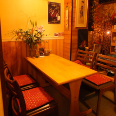 テーブル席最大6名様着席可能です。