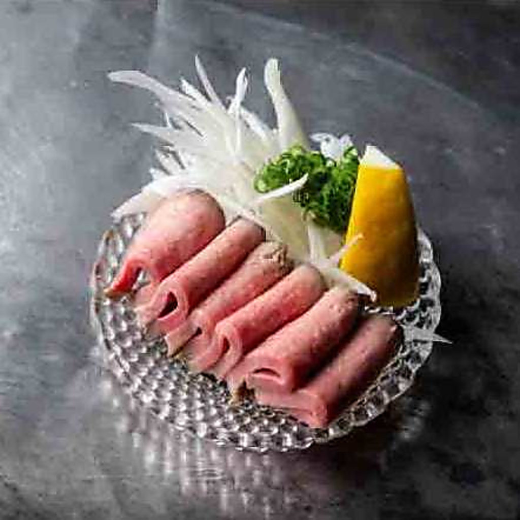 10時間低温調理した道産　牛タン刺し