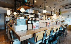 気軽に楽しめるカウンター席をはじめ、特別感ある6名様まで利用可能な完全個室も完備しております。