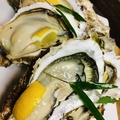 料理メニュー写真&nbsp;殻付き生ガキ　1ヶ