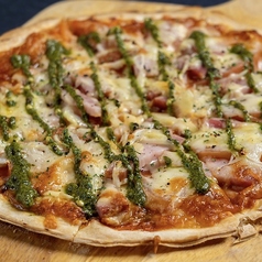 自家製ピザ（トマトバジル/クワトロチーズ）