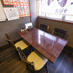 4名用のテーブル席です。ご利用人数に合わせてカスタマイズ◎