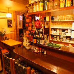 カウンター席4名様着席可能です。