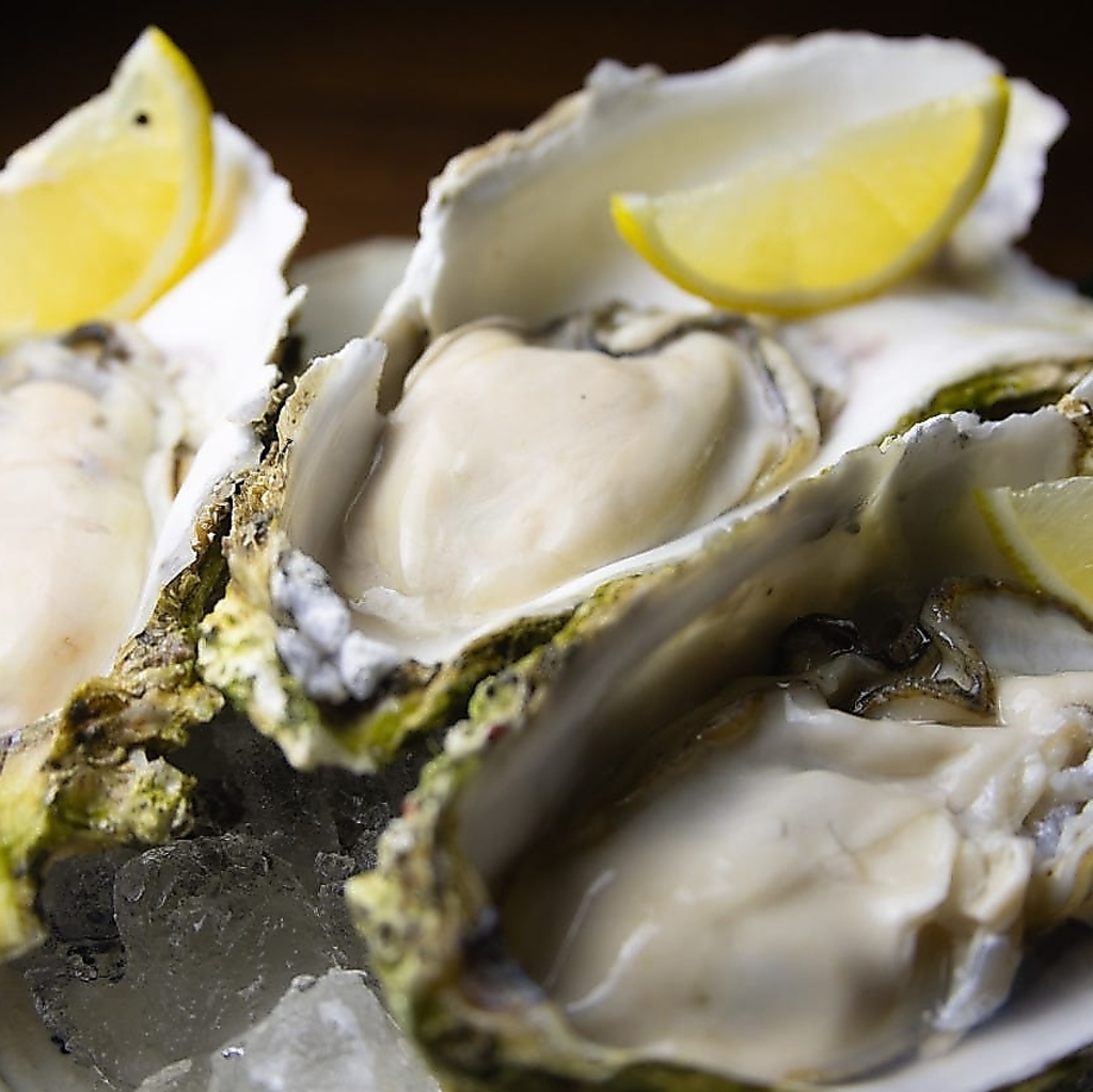 生牡蠣は新鮮かつ大きなものをご提供いたします♪