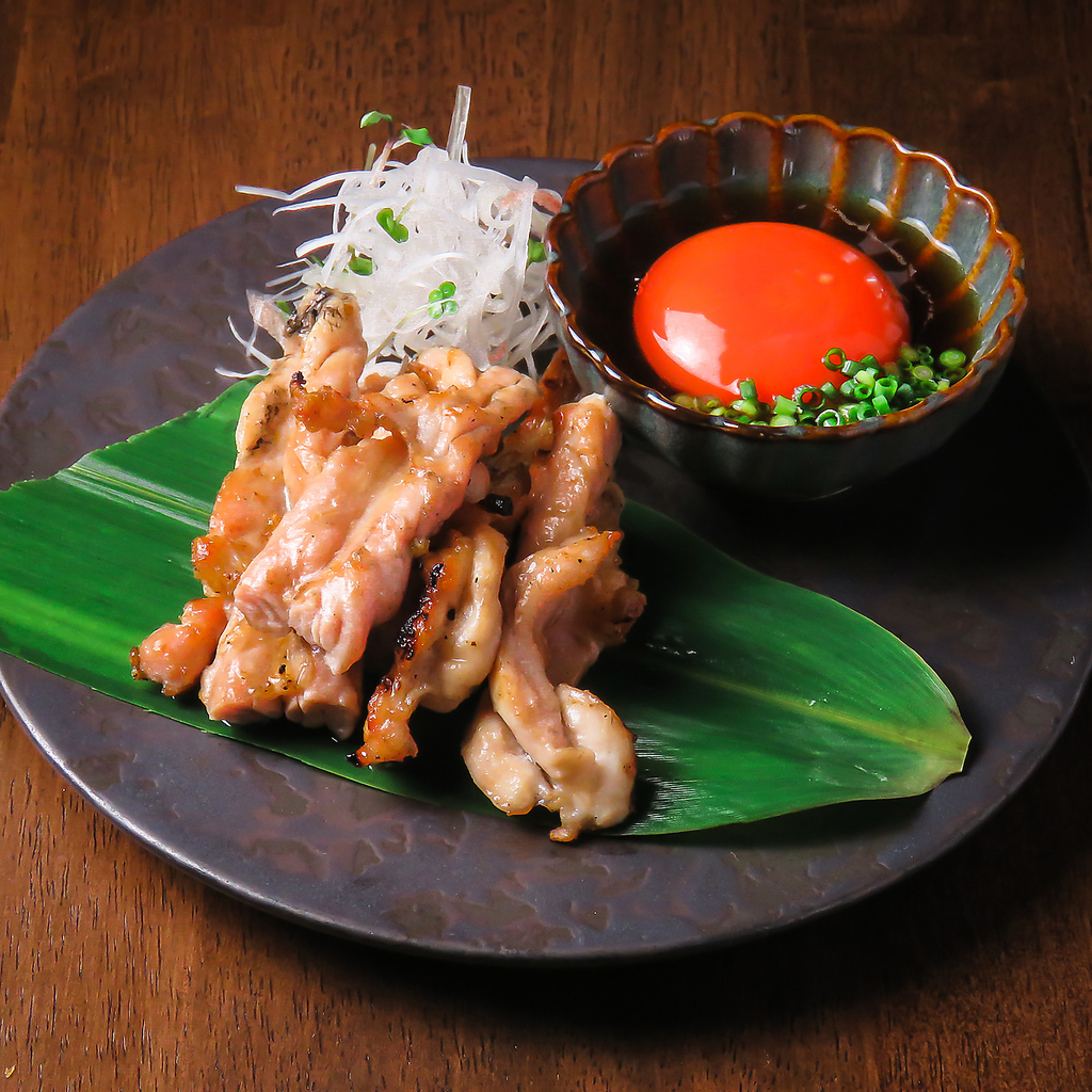 こだわりの地鶏を使用した炭火焼き鳥のお店！深夜3時まで営業！