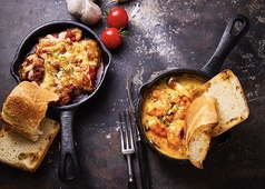 炭焼きチキンのHOTトマトアヒージョ(1辛)/エビのクリームアヒージョ