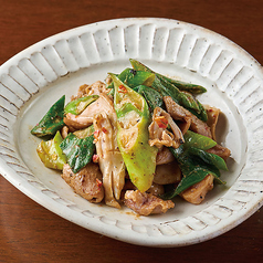 コリコリ ホルモン葱炒め