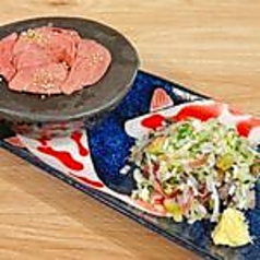 鳥刺し盛合せ(鳥もも・レバ)