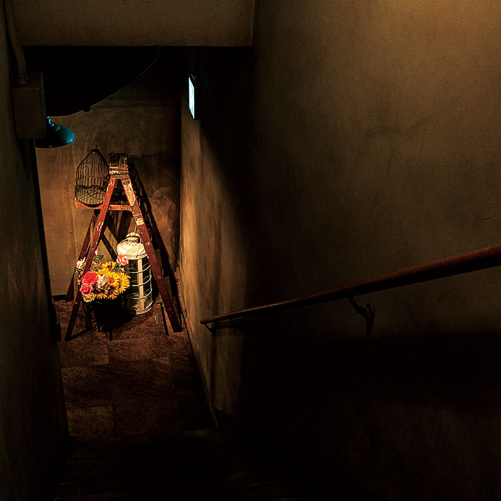 地下へと続く階段を降りると別世界♪非日常空間で贅沢イタリアンをどうぞ！