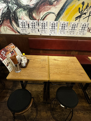 テーブル 4名席