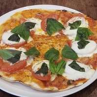 自家製マルゲリータピザ