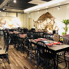 インテリアにもこだわったおしゃれなデザイナーズ空間でお食事を楽しみませんか？宴会だけでなく、ご友人同士やママ会・女子会など、少人数～大人数までどんなシーンでもご利用いただけます♪自慢のシュラスコをご満足いただけるまでご堪能ください！