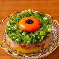 鮪のトロたくユッケ