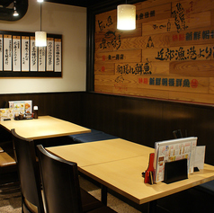 壁面側のお席は、長椅子の座りやすいベンチシートタイプです。居心地良くお過ごしいただけます。