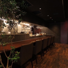 7席ご用意しております。おひとり様でサクッと、デートにもお勧めです。