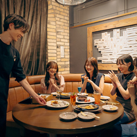 アンティークな雰囲気が魅力のダイニングバー