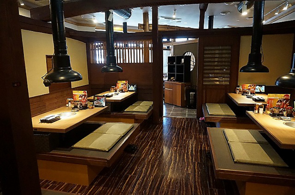 洛西の炭火焼肉屋さかいは、広々118席。宴会にもぴったり★