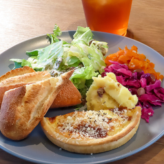 自家製キッシュのデリプレート