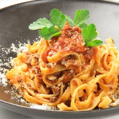 黒毛和牛と女鹿平舞茸のボロネーゼソース、タリオリーニ