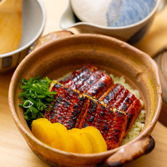 宇治抹茶で炊いたうなぎの土鍋めし