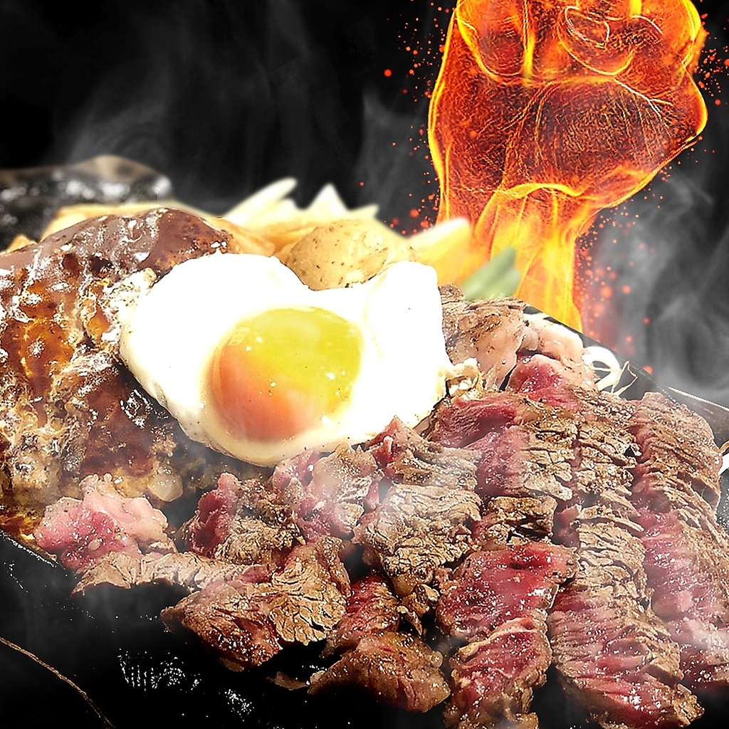 ステーキ350g＆ハンバーグ200gの「マッスルキング」は食べ応え抜群！もちろんお連れ様とシェアもOK◎
