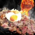 ステーキ350g＆ハンバーグ200gの「マッスルキング」は食べ応え抜群！もちろんお連れ様とシェアもOK◎