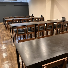 3階席、大宴会場を完備！20名～52名まで対応可能！！会社宴会やお祝い事！2次会など様々なシーンでご活用いただけます！団体様大歓迎！52名まで座れる大型宴会に最適！宴会シーズンや週末は埋まることが多いのでお早目のご予約をお待ちしております。