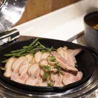 コース料理も充実。多彩な料理で華やかに彩ります！