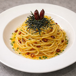 にんにくの香りとたらこのコク、ピリ辛さが麺に絡む。お酒にも合う、一口が止まらない贅沢パスタ。