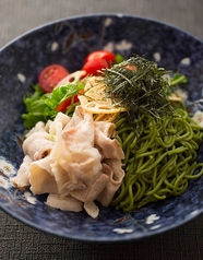 大和牛しゃぶしゃぶと茶蕎麦のサラダ