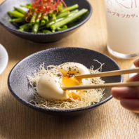 揚げ物やユッケなどお酒が進む逸品料理も充実♪