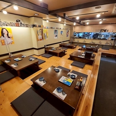 【掘りごたつ 最大40名様】会社宴会や大人数宴会にも掘りごたつへ。広々とご宴会可能です。