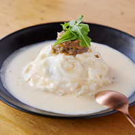 人気☆トリュフ香る白いオムライス