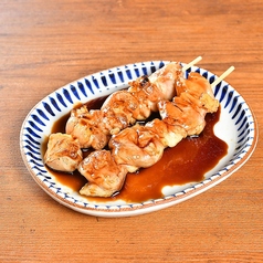 鶏もも串/ねぎま/とりむね串/豚バラ串/ささみ串/かしら串/つくね串 各