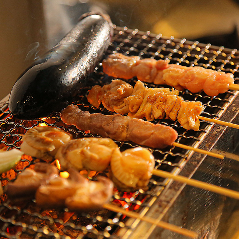 自分で焼くのも楽しんで食べられるスタイルの串焼きのお店★中華風の味付けも◎