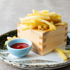 溢れ升ポテトフライ