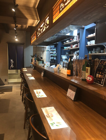キレイで落ち着いた店内はゆったりお食事を楽しめます！島時間をご堪能ください。