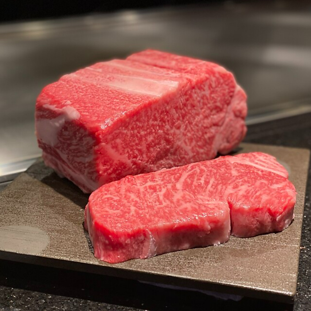 厳選食材をお得に堪能できるコース料理をご用意！素材を活かした多彩なメニューでお届け致します。