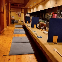 【カウンター席ございます】カウンター席を8席ご用意しております。おひとり様からお気軽にご来店ください。