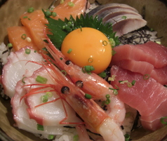 今日の海鮮たっぷり丼